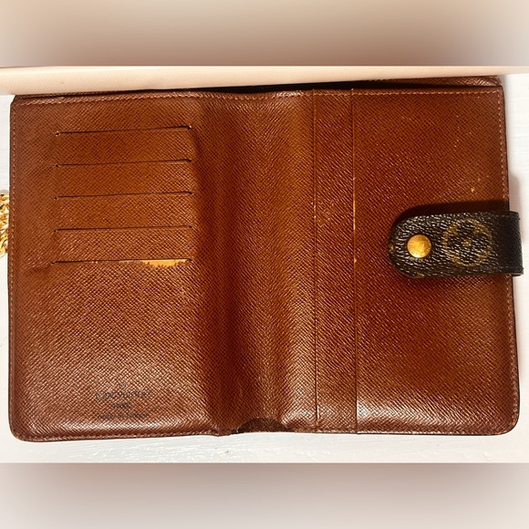 Authentic Louis Vuitton Wallet with Crossbody option - Picture 5 of 6